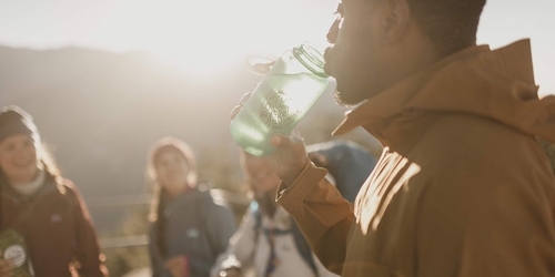 مصرف بیش از حد آب در کوهنوردی به چه معناست و چه خطراتی بدنبال دارد؟